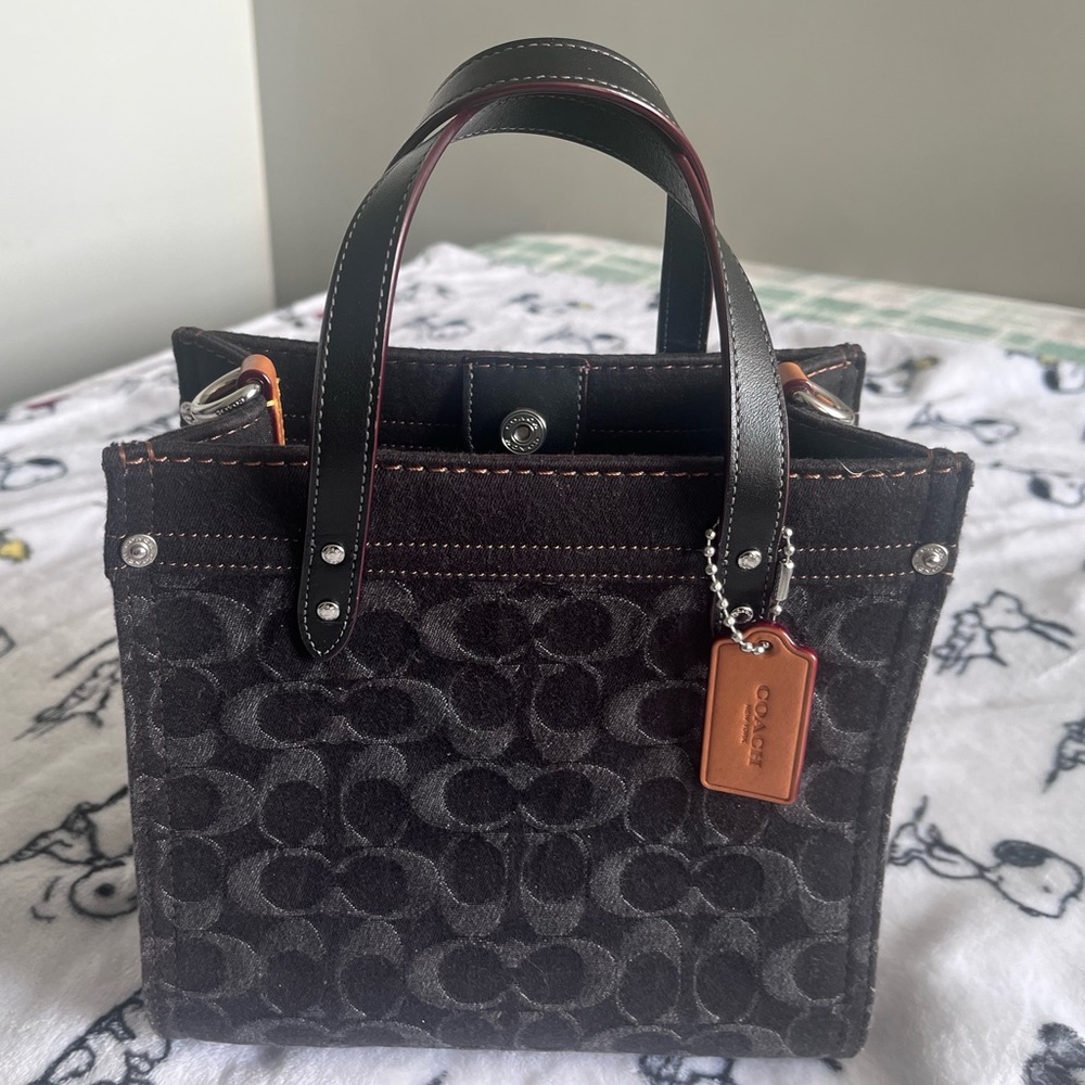 Coach Field Tote 22 in Signature Denim (Dust Bag Included)